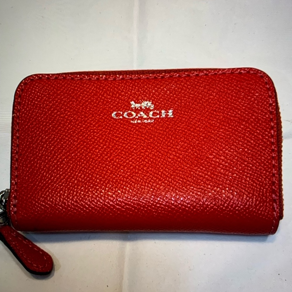 Coach small red zippered accordion card case